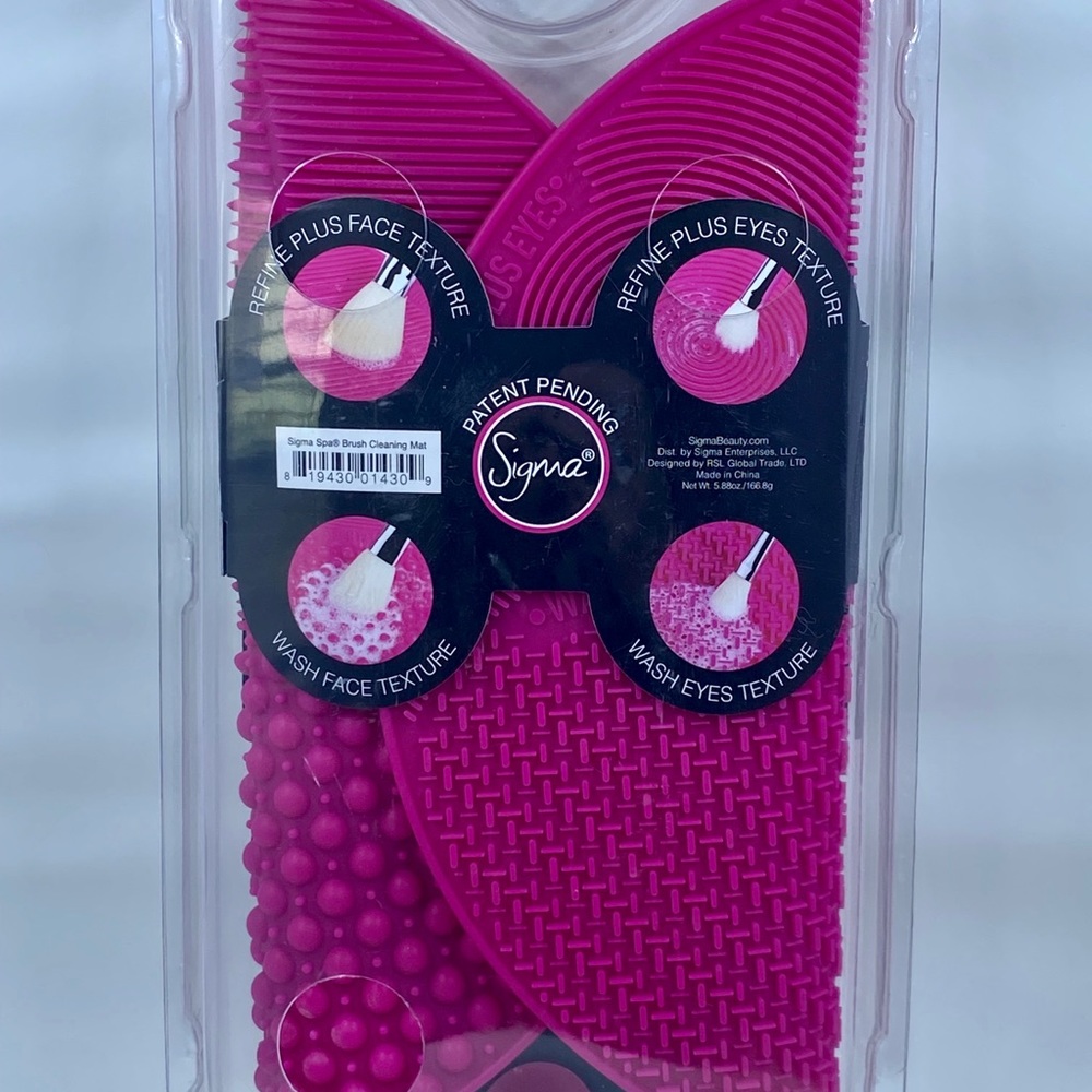 💎 Sigma Spa Brush Cleaning Mat - Picture 3 of 10